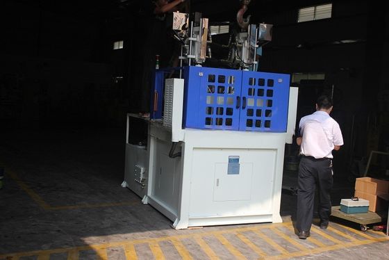 30mmスクリュー直径 多色垂直プラスチック注射鋳造機 JTT-550 2V-3R