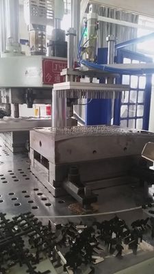水力回転垂直注射鋳造機 40T 30mmスクリュー直径