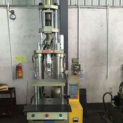 PPマイクロプラスチック垂直注射鋳造機 30T 20mmスクリュー直径